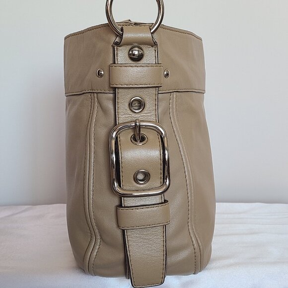 Mint Condition Y2K COACH Beige/Pearl Metallic Full Grain Leather  Shoulder Bag - Picture 4 of 10